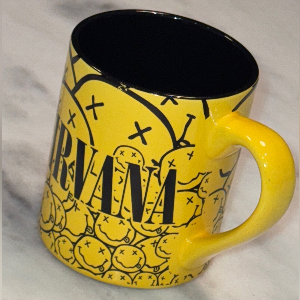 Nirvana Mug Coffee 14 Ounce Yellow Black Ceramic Smiley Face Collage - Picture 2 of 5